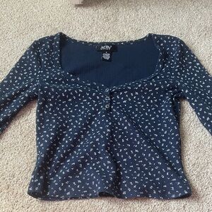 Elegant Navy Floral Blouse with Button Detail